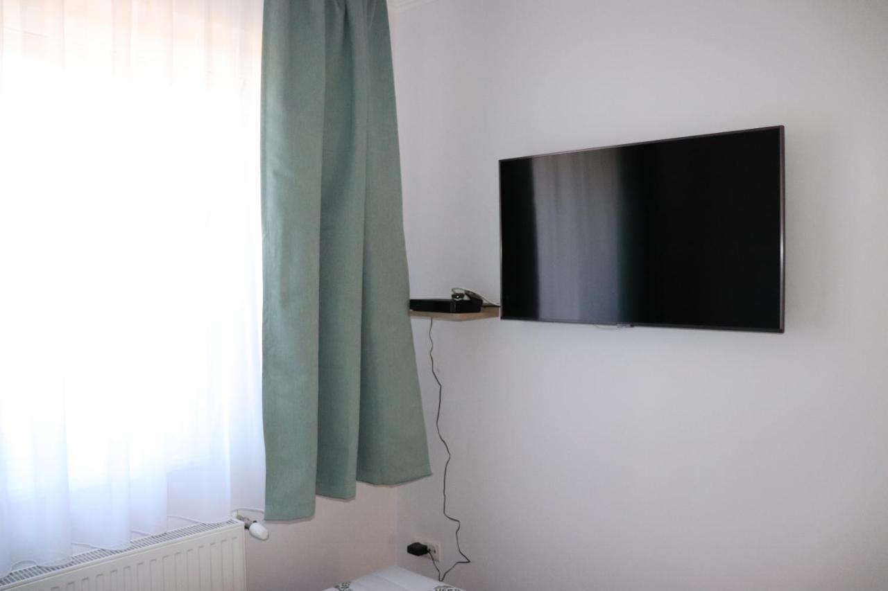 Liget Apartmanhaz Kehidakustány Eksteriør bilde