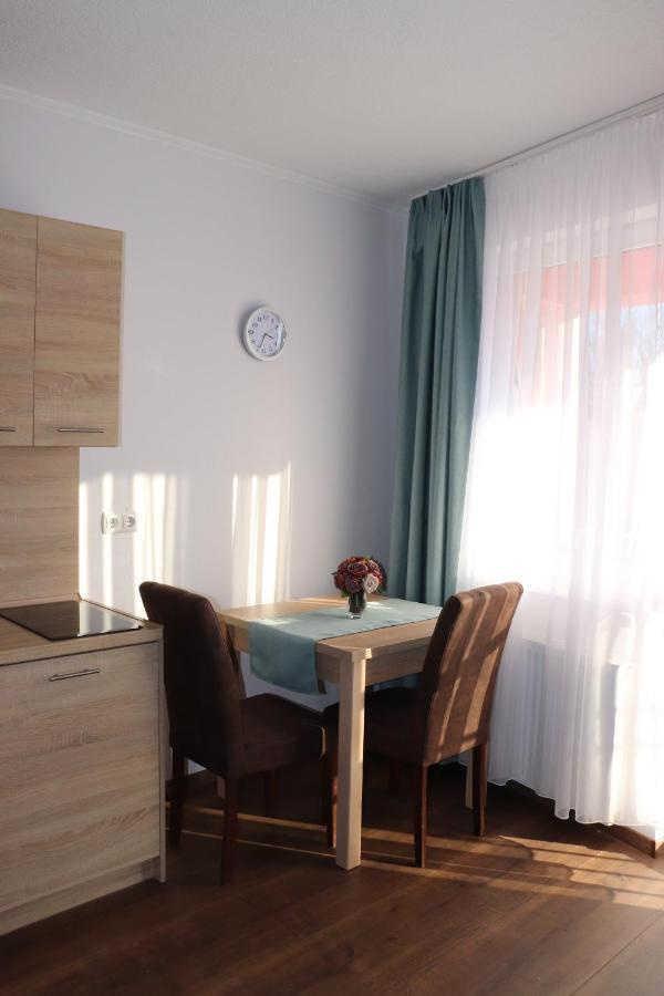 Liget Apartmanhaz Kehidakustány Eksteriør bilde